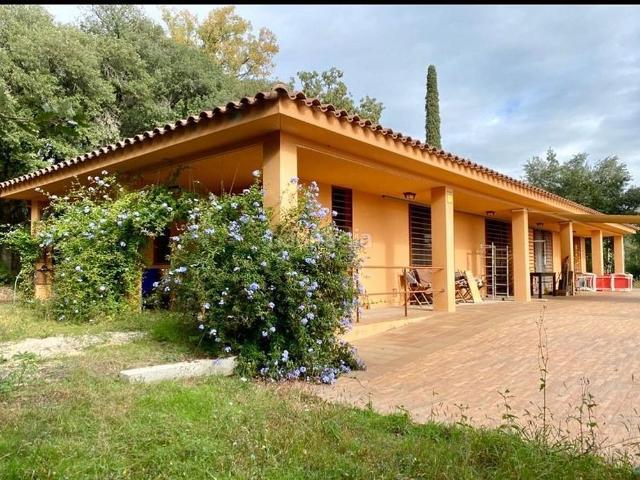 Chalet en venta en calle Segarra, Bescanó, de 121 m² 4 habitaciones por 449.000