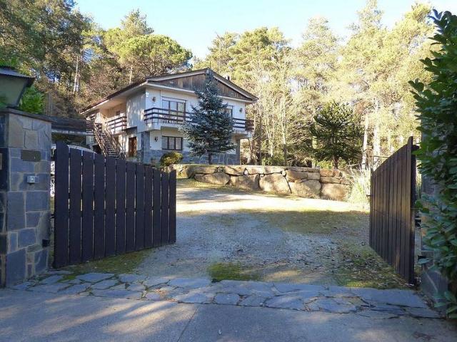 Chalet en venta en calle Serrat de Les Piles, Sant Quirze Safaja, de 236 m² 4 habitaciones por 398.000