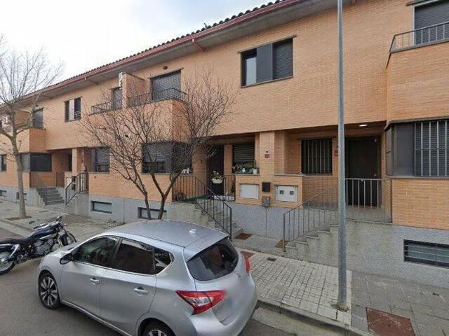 Chalet en venta en calle Sierra del Moncayo, Avellanes i Santa Linya, les, de 261 m² 6 habitaciones por 205.000