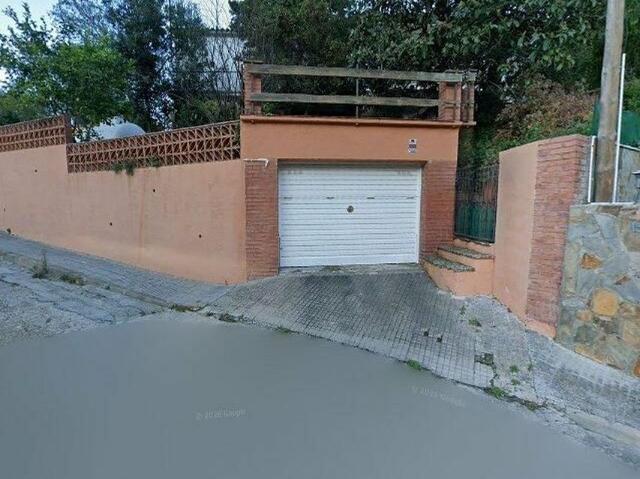 Chalet en venta en calle Surera de la, Bigues i Riells, de 183 m² 4 habitaciones por 190.000