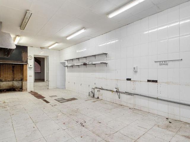 Chalet en venta en calle Pont Major, Girona, de 160 m² 1 habitación por 150.000