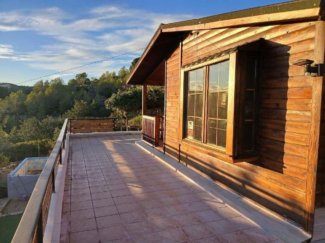 Chalet en venta en calle Pau Casals, Vespella de Gaià, de 78 m² 4 habitaciones por 180.000