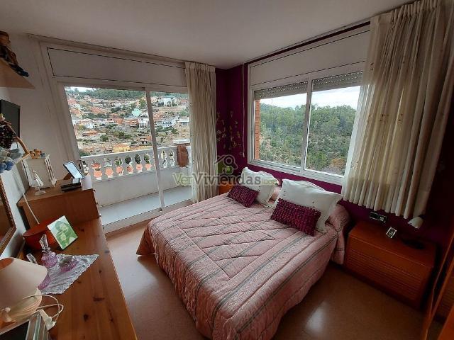 Chalet en venta en calle Pau Picasso, Santa Coloma de Cervelló, de 349 m² 7 habitaciones por 519.000