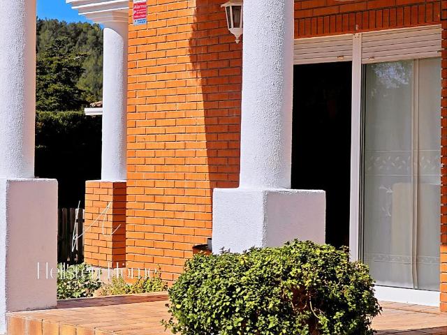 Chalet en venta en calle Pallejà, Pallejà, de 276 m² 4 habitaciones por 515.000