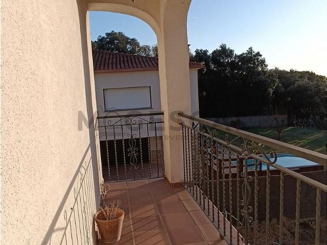 Chalet en venta en calle Palmera, Caldes de Montbui, de 290 m² 6 habitaciones por 460.000