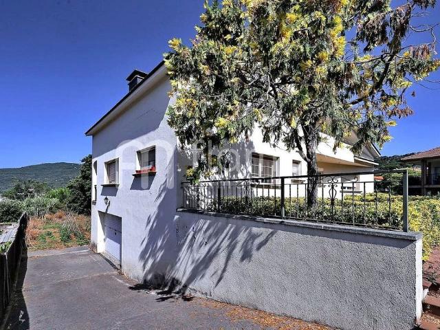 Chalet en venta en calle Palmera, Caldes de Montbui, de 320 m² 6 habitaciones por 460.000