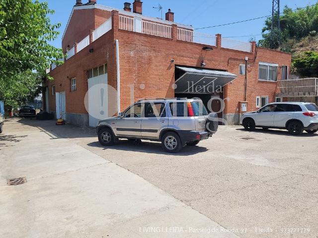 Chalet en venta en calle Partida Aubarés, Lleida, de 483 m² 5 habitaciones por 480.000