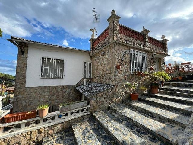 Chalet en venta en calle Pedraforca, Maçanet de la Selva, de 103 m² 3 habitaciones por 249.000
