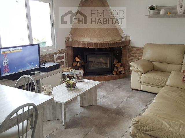 Chalet en venta en calle Penedès, Llançà, de 165 m² 3 habitaciones por 400.000