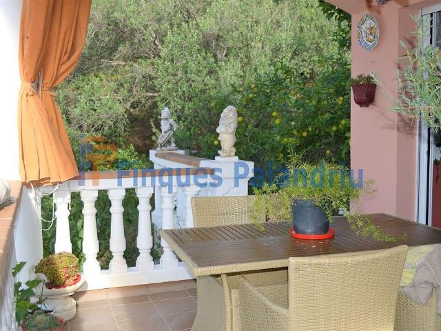 Chalet en venta en calle Penedes, Llançà, de 160 m² 3 habitaciones por 400.000