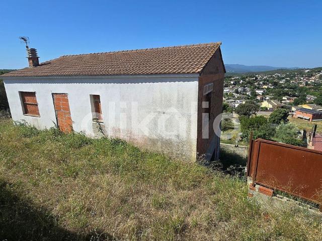 Chalet en venta en calle Pinatell, Maçanet de la Selva, de 156 m² 4 habitaciones por 149.000