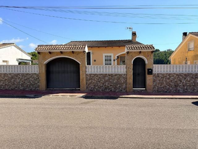 Chalet en venta en calle Pinell, Vendrell, El, de 200 m² 4 habitaciones por 460.000