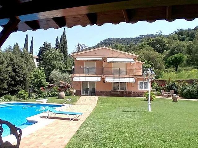 Chalet en venta en Tagamanent, de 220 m² 4 habitaciones por 550.000
