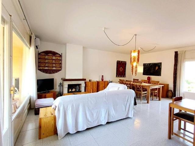 Chalet en venta en calle Provença, Sant Pere Pescador, de 122 m² 3 habitaciones por 325.000