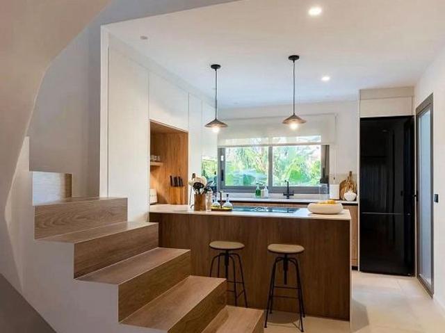 Chalet en venta en calle Puig de Les Becasses, Llagostera, de 246 m² 3 habitaciones por 350.000