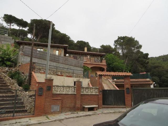 Chalet en venta en calle Puigmal, Bigues i Riells, de 238 m² 1 habitación por 299.000