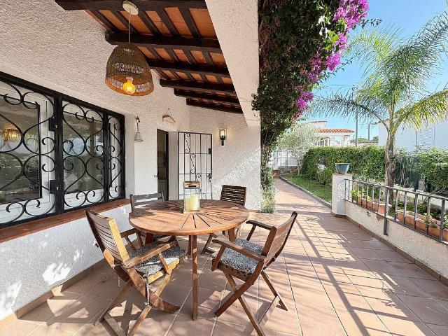 Chalet en venta en calle Roger de Flor, Escala, L´, de 128 m² 4 habitaciones por 469.000