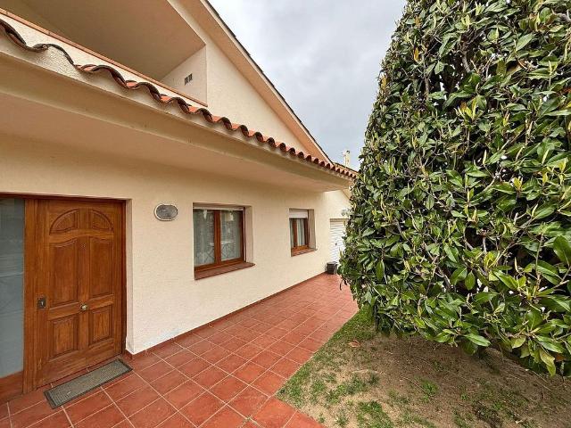 Chalet en venta en calle Romaní, Sant Esteve de Palautordera, de 274 m² 3 habitaciones por 680.000
