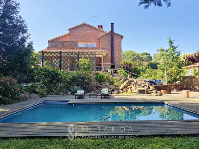 Chalet en venta en calle Romaní, Sant Pere de Vilamajor, de 200 m² 5 habitaciones por 560.000