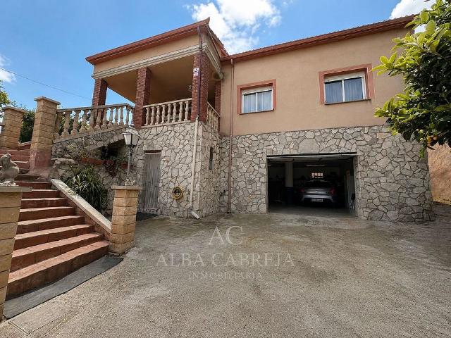 Chalet en venta en calle Rosella, Piera, de 237 m² 4 habitaciones por 359.369