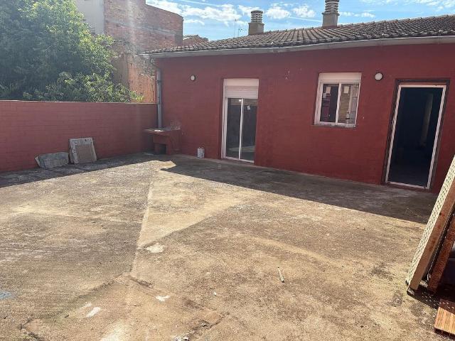 Chalet en venta en calle Raval, Albesa, de 260 m² 4 habitaciones por 120.000