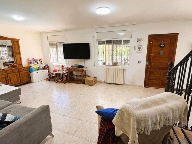 Chalet en venta en calle Rafael Casanova, Catllar, el, de 253 m² 6 habitaciones por 365.900