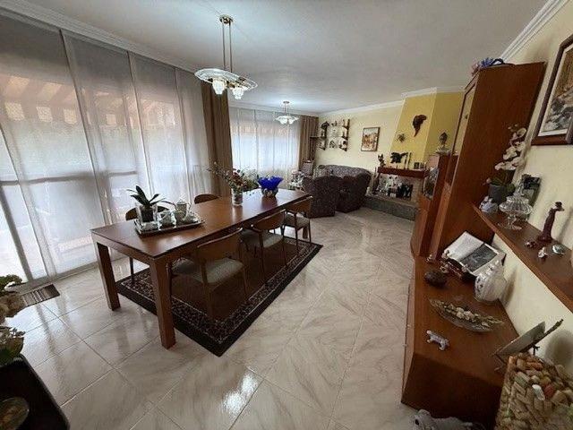 Chalet en venta en calle Ramon i Cajal, Sant Celoni, de 470 m² 5 habitaciones por 550.000