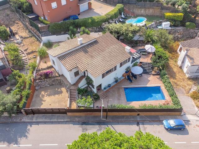 Chalet en venta en calle Ramon Llull, Begur, de 154 m² 4 habitaciones por 595.000