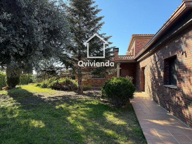 Chalet en venta en calle Regasol, Bigues i Riells, de 220 m² 4 habitaciones por 595.000