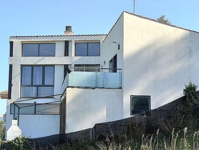 Chalet en venta en calle Riu D'or, Sant Fruitós de Bages, de 208 m² 3 habitaciones por 549.000