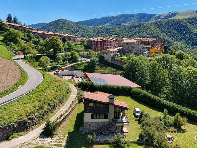 Chalet en venta en calle Ribas de, Pardines, de 251 m² 4 habitaciones por 598.500