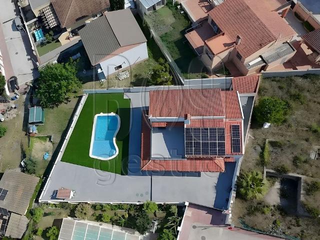 Chalet en venta en calle Ribera D'ebre, Pallaresos, Els, de 323 m² 4 habitaciones por 597.000