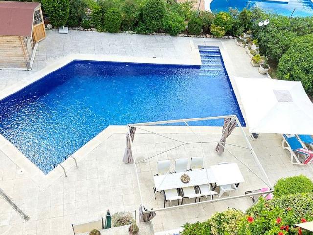 Chalet en venta en calle Ripolles, Tarragona, de 247 m² 6 habitaciones por 650.000