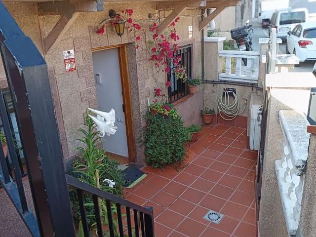 Chalet en venta en calle Torre Vella, Barcelona, de 150 m² 5 habitaciones por 360.000