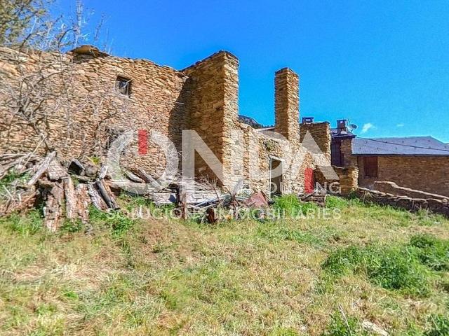 Chalet en venta en calle Torrentars, Valls de Valira, Les, de 262 m² 1 habitación por 140.000