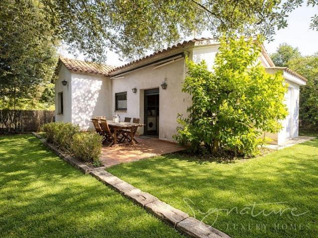 Chalet en venta en calle Tórtora, Sant Cugat del Vallès, de 75 m² 2 habitaciones por 680.000