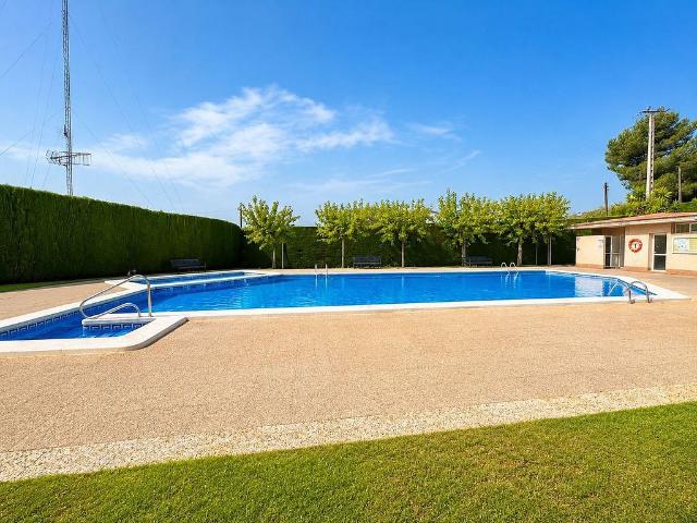 Chalet en venta en calle Tamarix, Tarragona, de 138 m² 4 habitaciones por 349.000
