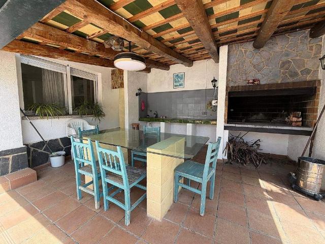 Chalet en venta en calle Tarragona, Sant Jaume dels Domenys, de 195 m² 5 habitaciones por 340.000