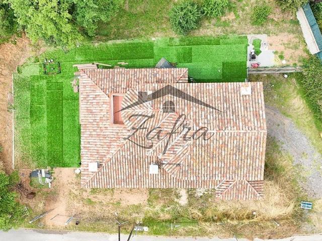Chalet en venta en calle Tarragona, Santa Coloma de Farners, de 200 m² 5 habitaciones por 430.000
