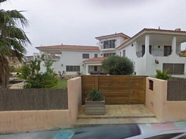 Chalet en venta en calle Tramontana, Tarragona, de 671 m² 4 habitaciones por 582.750