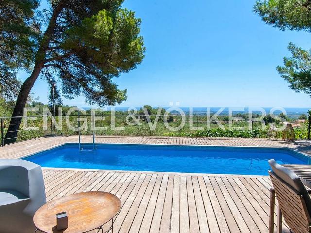 Chalet en venta en calle Tramuntana, Riudecanyes, de 130 m² 4 habitaciones por 450.000