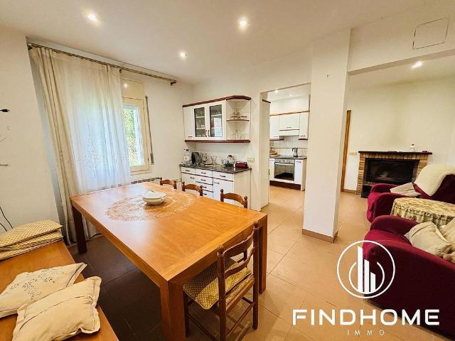 Chalet en venta en calle Travessera, Anglès, de 300 m² 5 habitaciones por 360.000