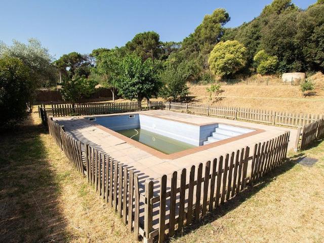 Chalet en venta en calle València, Lliçà d´Amunt, de 267 m² 5 habitaciones por 745.000