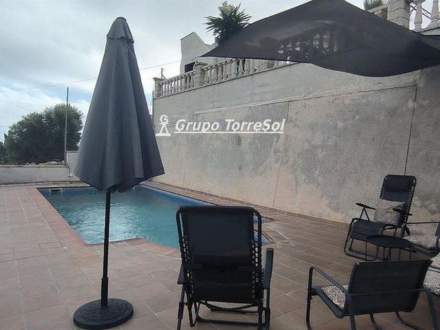 Chalet en venta en calle Vallès, Calafell, de 134 m² 5 habitaciones por 475.000