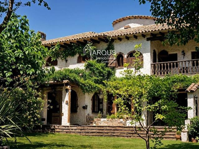 Chalet en venta en calle De la Vall, Valls, de 400 m² 5 habitaciones por 520.000