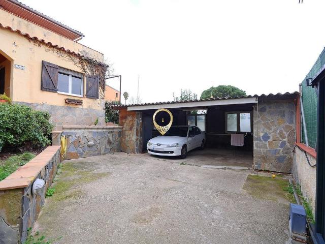 Chalet en venta en calle Vent, Santa Coloma de Farners, de 99 m² 4 habitaciones por 305.000