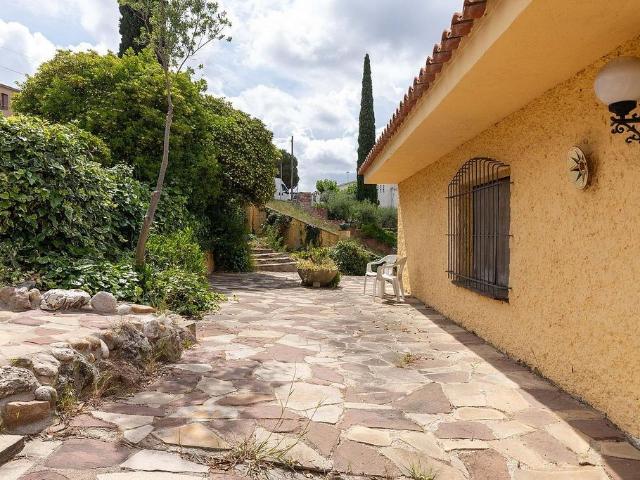 Chalet en venta en calle Verge Bruna, Ullastrell, de 398 m² 5 habitaciones por 410.000