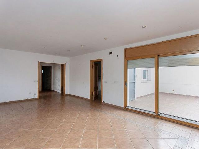 Chalet en venta en calle Verge de Montserrat, Sant Llorenç d´Hortons, de 186 m² 3 habitaciones por 329.000