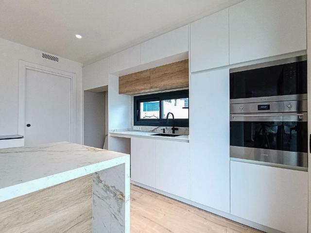 Chalet en venta en calle Verge de Montserrat, Sant Quirze del Vallès, de 165 m² 3 habitaciones por 495.000