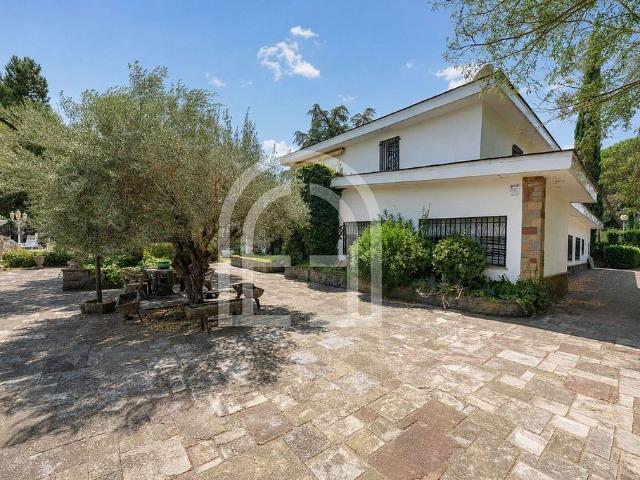 Chalet en venta en calle Verge del Remei, Santa Eulàlia de Ronçana, de 342 m² 3 habitaciones por 670.000